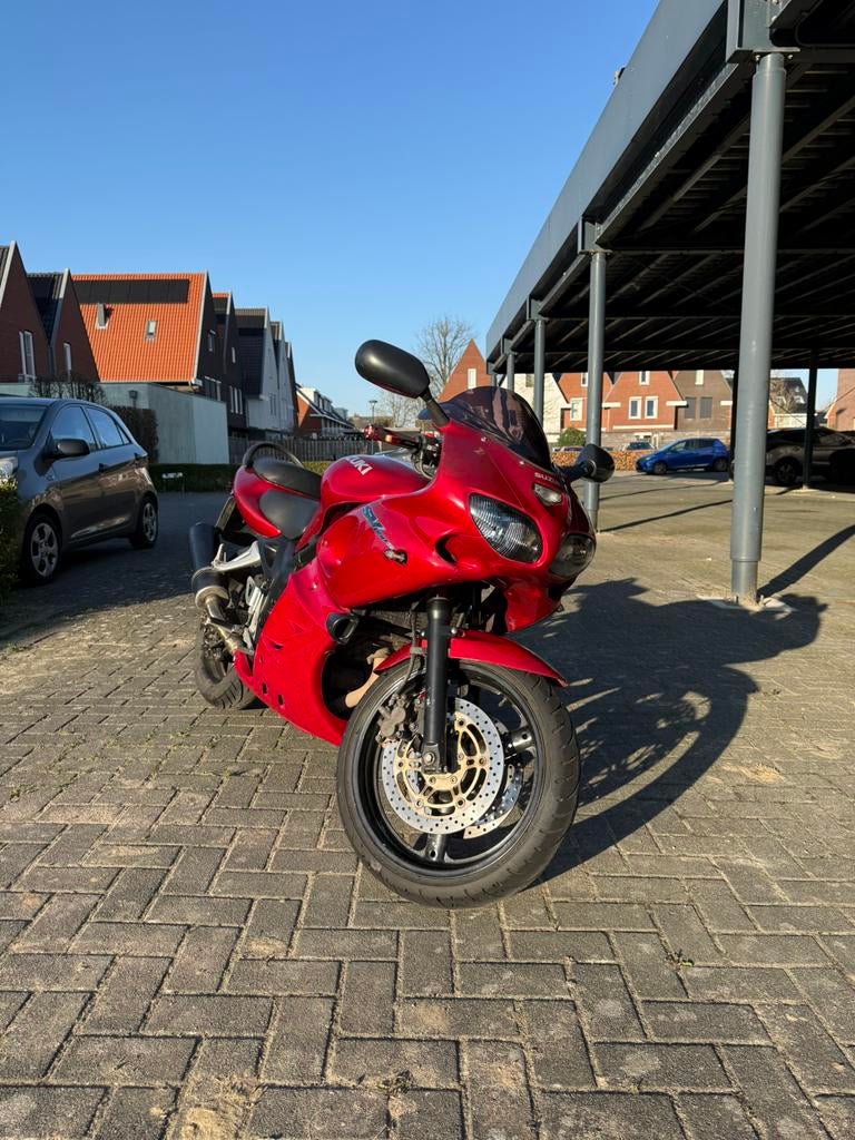Suzuki SV650S op A2 kenteken - nieuwe banden