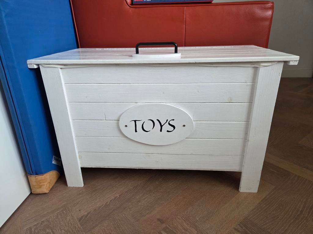 Witte houten speelgoedkist met 'TOYS' opschrift, Ophalen, Jongen of Meisje