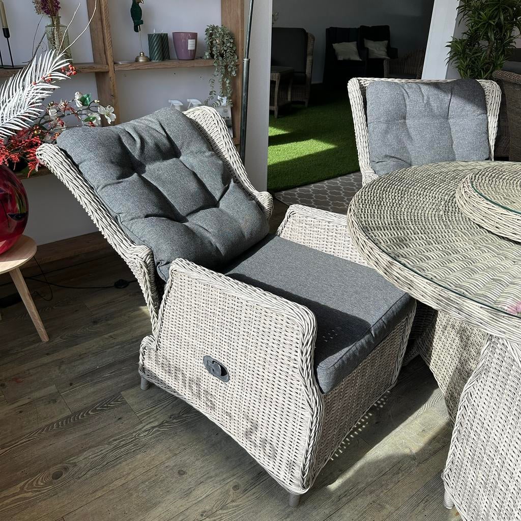 Mooie ronde Wicker Tuinset met verstelbare stoelen, 4 zitplaatsen, Gebruikt, Verzenden, Wicker
