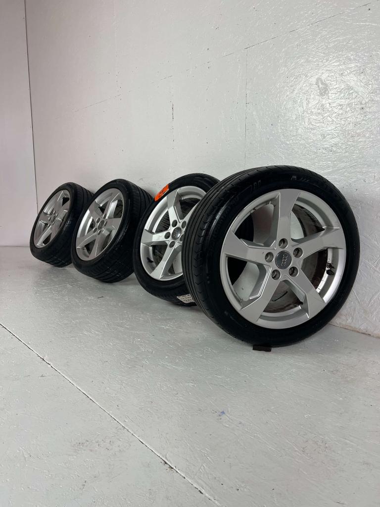 Originele Audi A3 S3 RS3 Q2 TT velgen 17" 5x112 zomer set, Niet ingevuld, Gebruikt, Banden en Velgen, Niet ingevuld