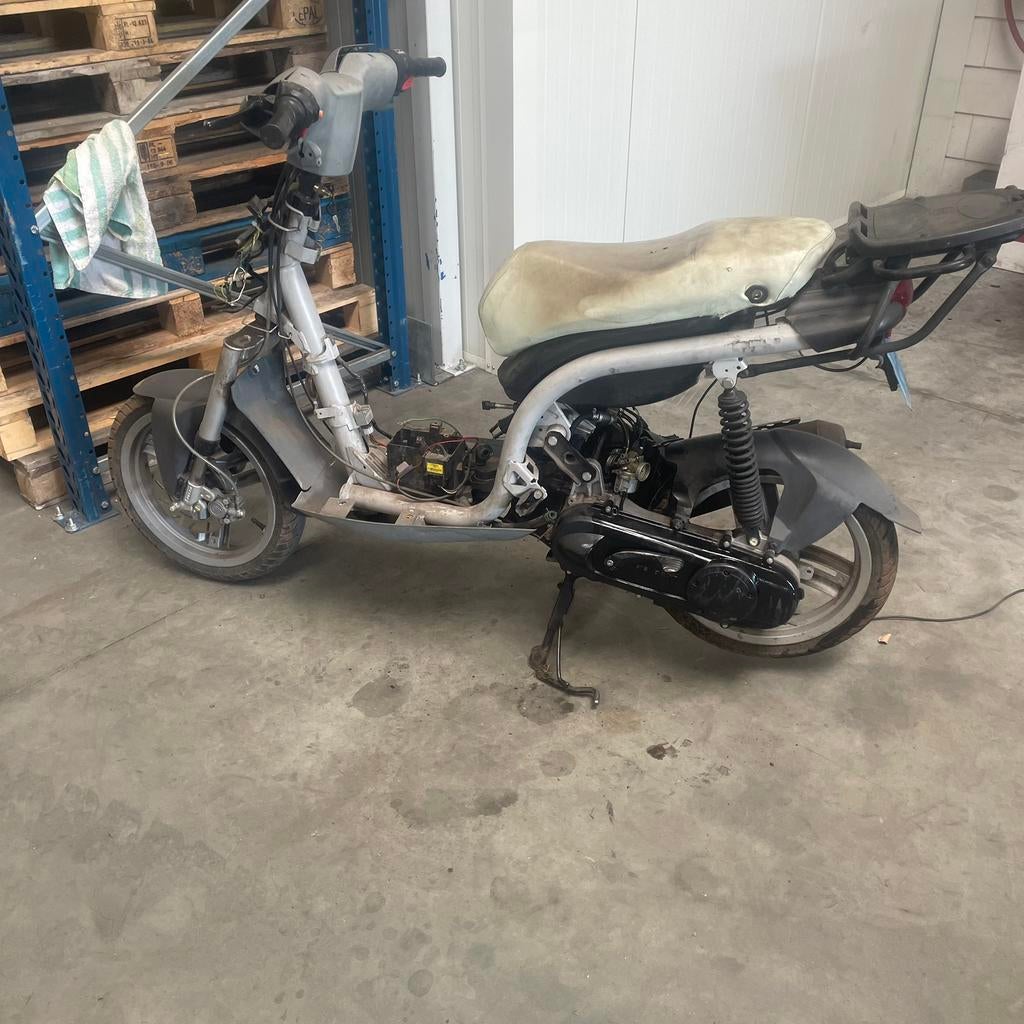 Peugeot ludix opknapper, Fietsen en Brommers, Scooters | Peugeot, Ophalen, Tweetakt, 49 cc, Zo goed als nieuw