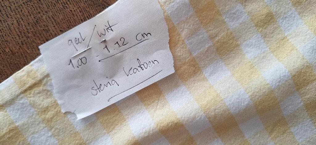 2 kleine nieuw geblokte tafelkleedjes, Ophalen of Verzenden, Nieuw, Rechthoek, Binnen