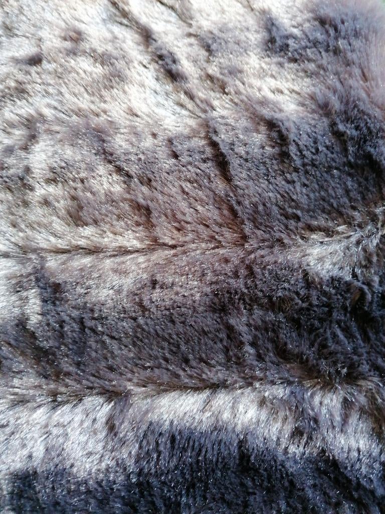 Bedsprei imitatie bont donkerbruin met 2 kussens, Ophalen, Bruin, Vierkant