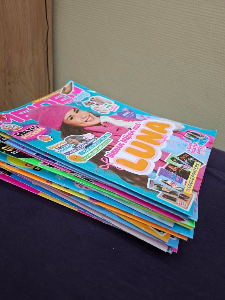 Meiden Magazine stapel, Ophalen, Gelezen, Damesbladen
