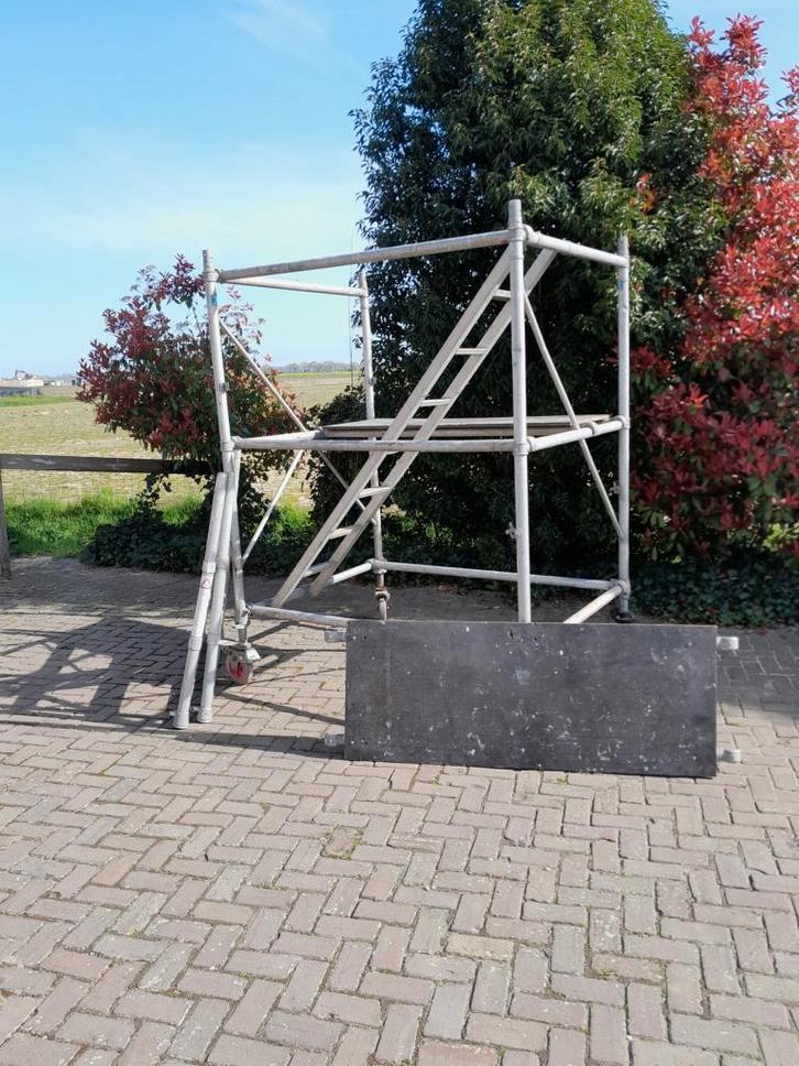 rolsteiger , steiger, Doe-het-zelf en Verbouw, Steigers, Gebruikt, Rolsteiger of Kamersteiger, 2 tot 5 meter, Ophalen