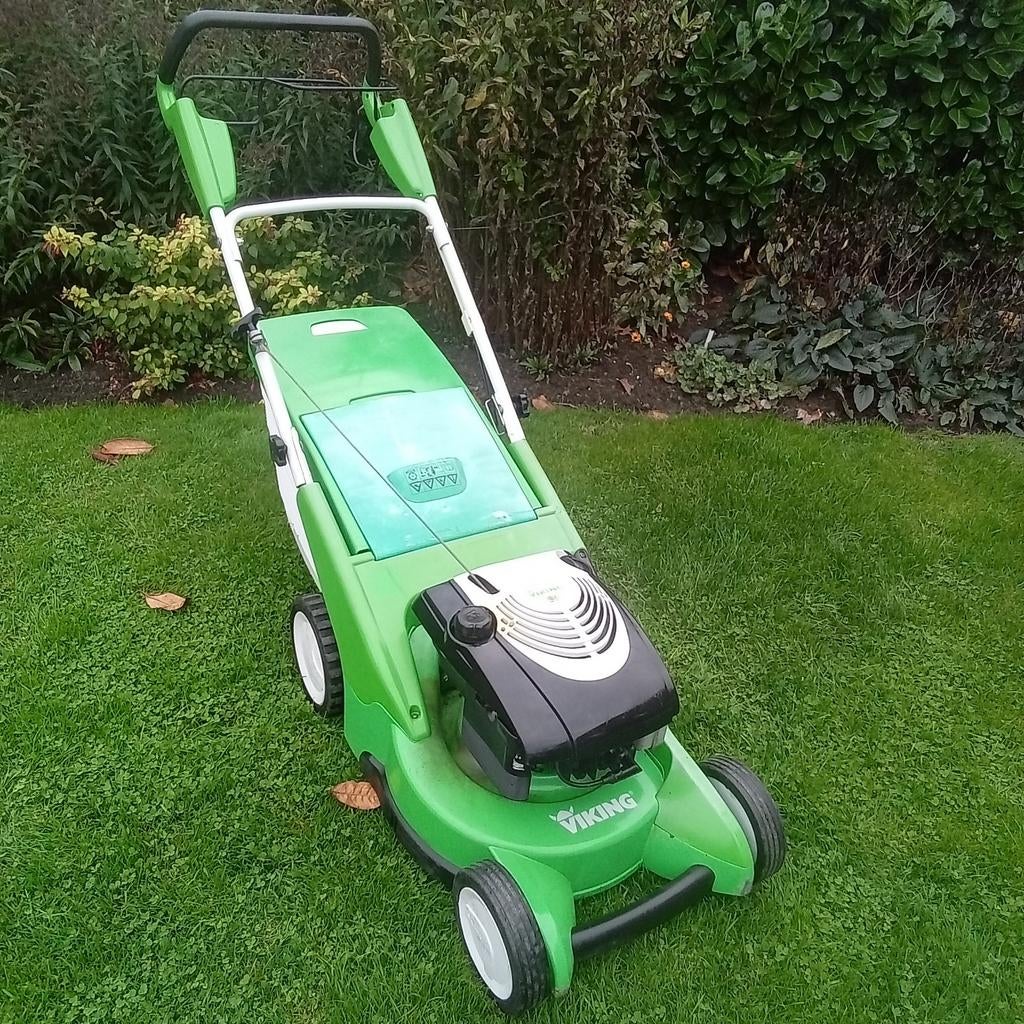 VIKING GRASMAAIER ZELFRIJDEND BENZINE MAAIER, Ophalen, Gebruikt, Opvangbak, Benzine-grasmaaier