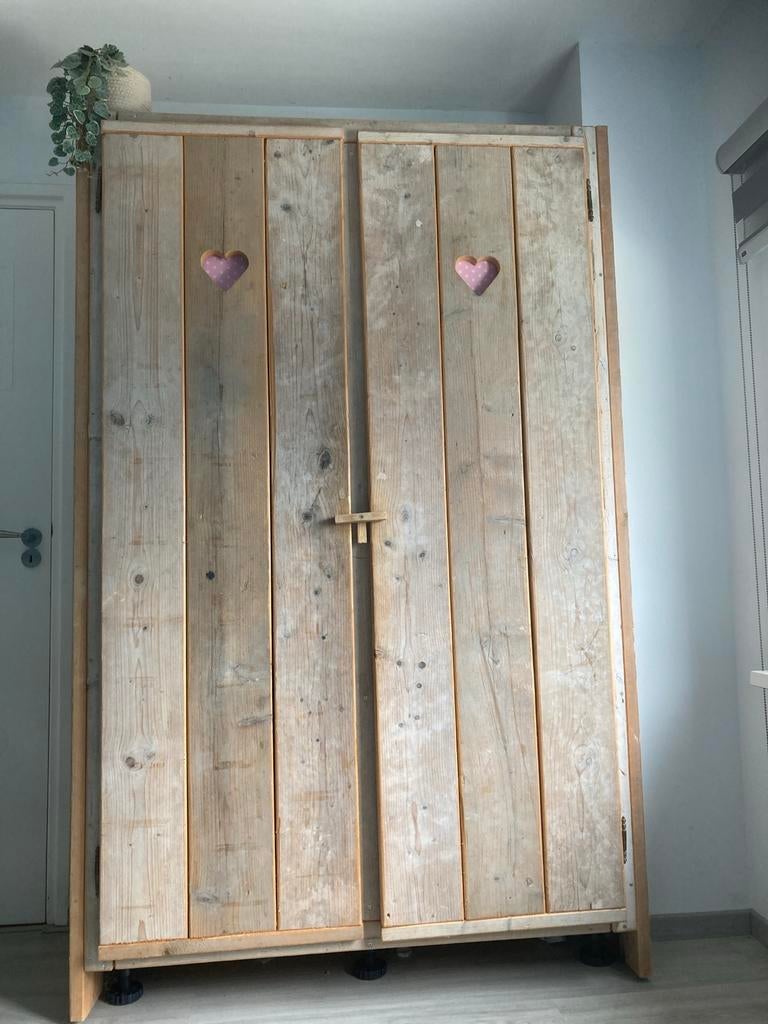 Meiden kledingkast van steigerhout met hartjes, Huis en Inrichting, Kasten | Kledingkasten, Ophalen, Gebruikt, 100 tot 150 cm