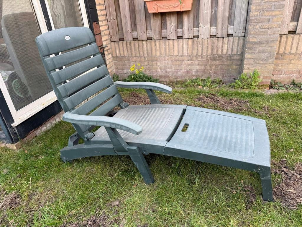 Ligbed GRATIS, Tuin en Terras, Ligbedden, Ophalen, Gebruikt, Kunststof, Verstelbaar
