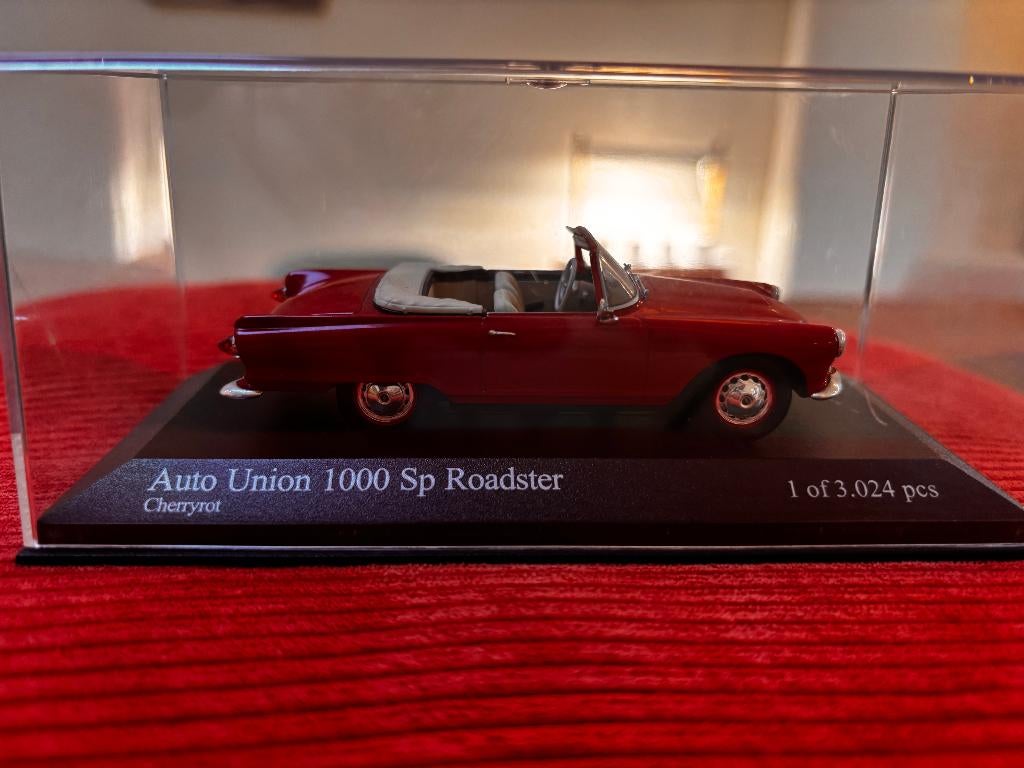 Auto Union 1000 Sp Roadster – Cherryrot, Ophalen of Verzenden, Zo goed als nieuw, Auto, MiniChamps