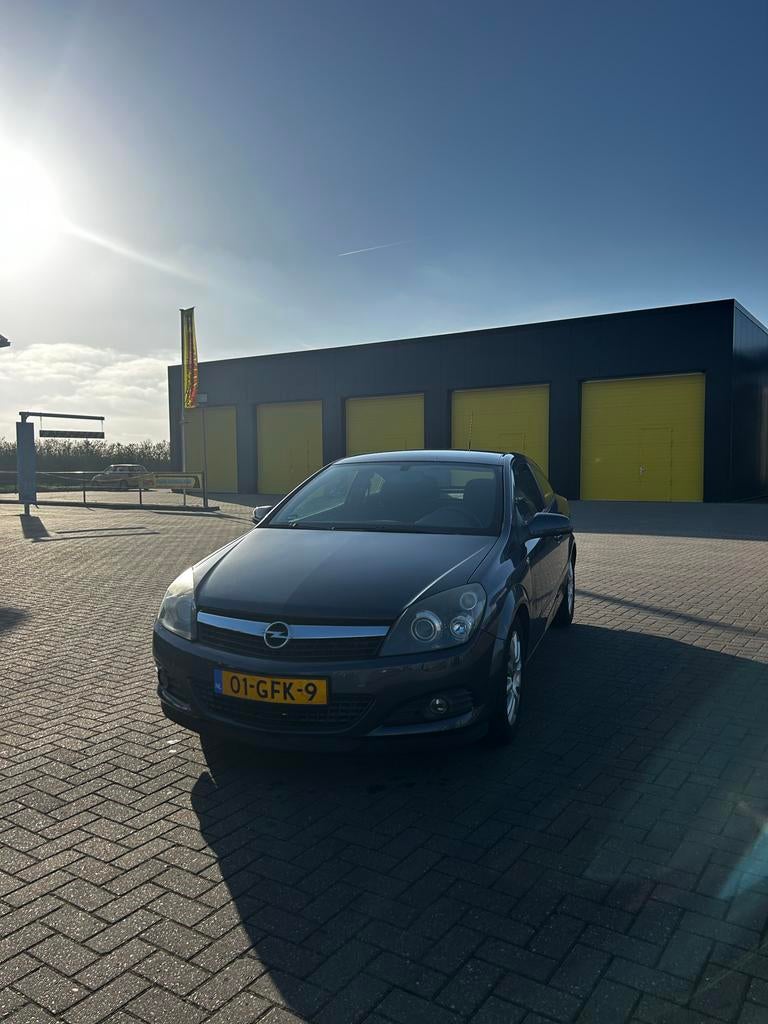Opel Astra 1.4 16V GTC 2008 Grijs, Auto's, Opel, Voorwielaandrijving, 4 cilinders, 49 €/maand, Origineel Nederlands