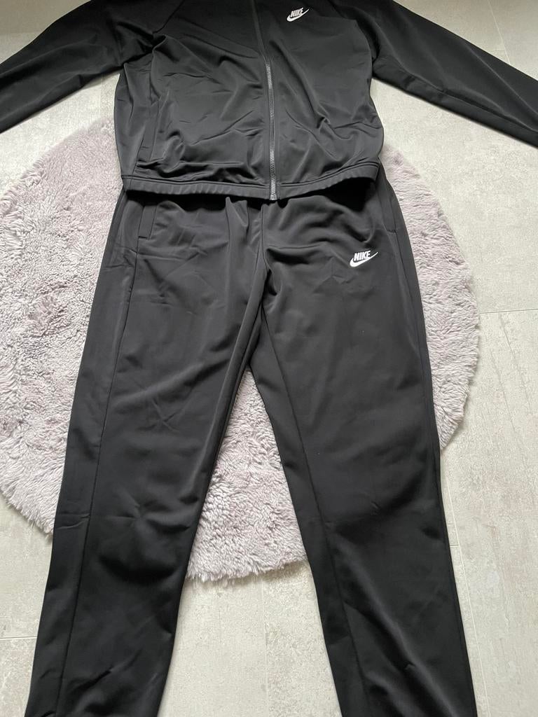 Nike Trainingspak Zwart Maat L, Kleding | Heren, Ophalen of Verzenden, Zo goed als nieuw, Maat 52/54 (L), Zwart