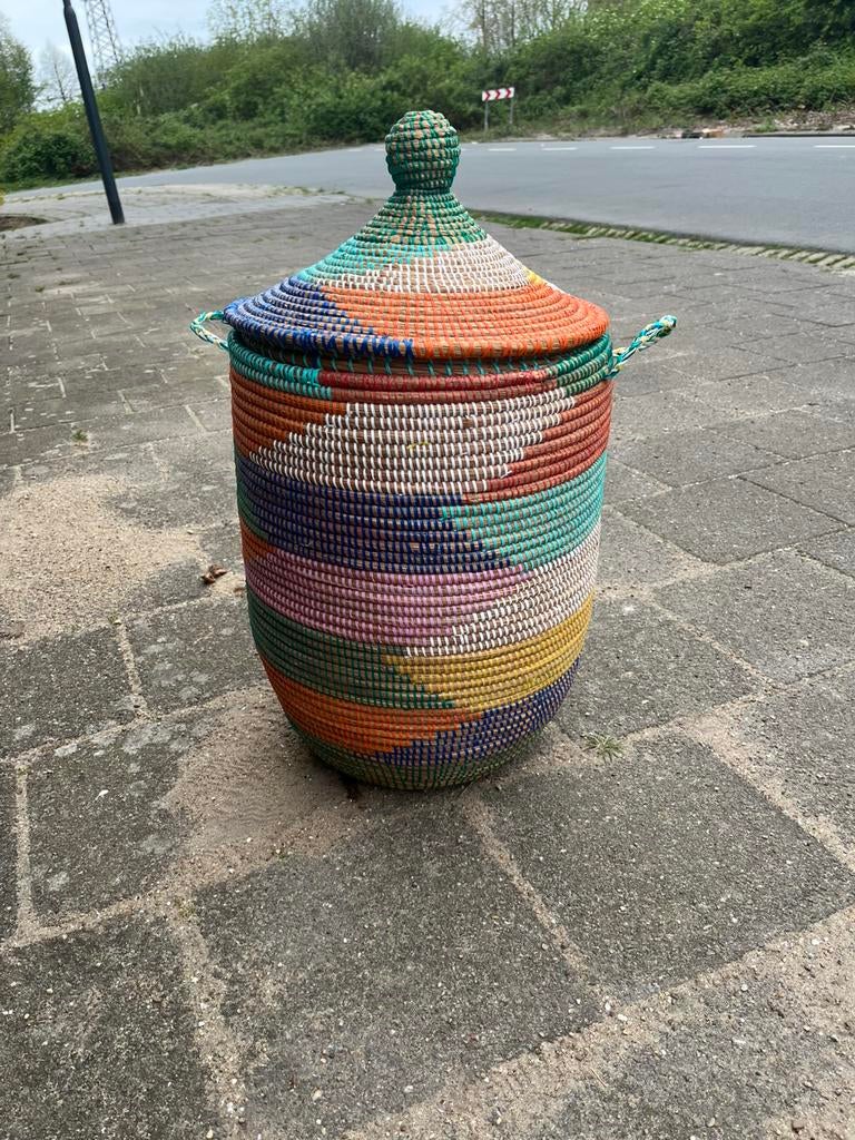 Ibiza mand leuke kleuren, Huis en Inrichting, Woonaccessoires | Schalen en Manden, Ophalen of Verzenden, Zo goed als nieuw, Rond