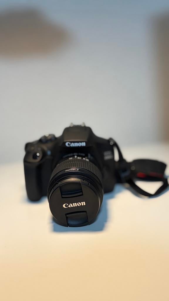 Canon Eos 2000D, Canon, Ophalen of Verzenden, Zo goed als nieuw, 24 Megapixel