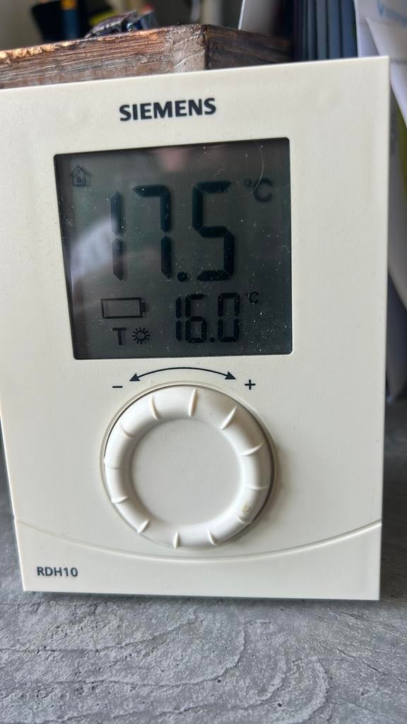 Siemens RDH10 Thermostaat, Doe-het-zelf en Verbouw, Ophalen, Zo goed als nieuw
