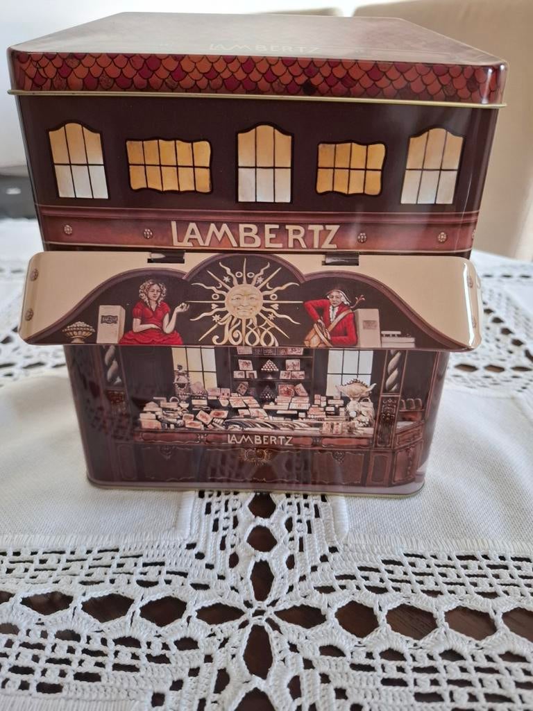 Mooi uitgevoerde blikken koekjes doos Lambertz, Verzamelen, Blikken, Ophalen of Verzenden, Zo goed als nieuw, Koek(jes), Overige merken