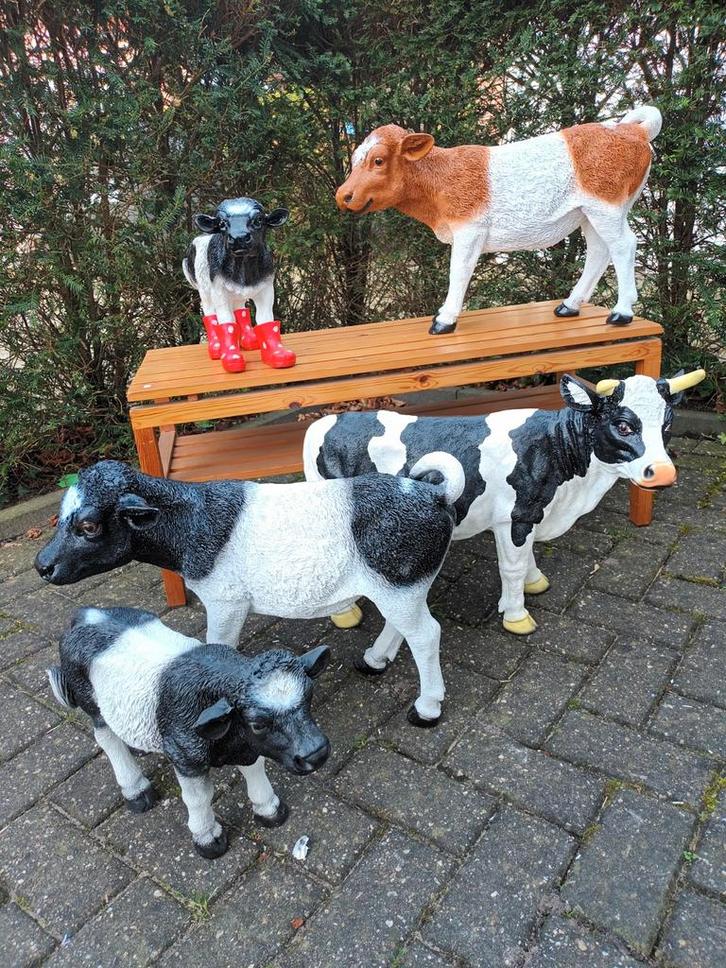 Enkele Nieuwe Beelden koeien / kalfjes, Tuin en Terras, Tuinbeelden, Nieuw, Kunststof, Ophalen