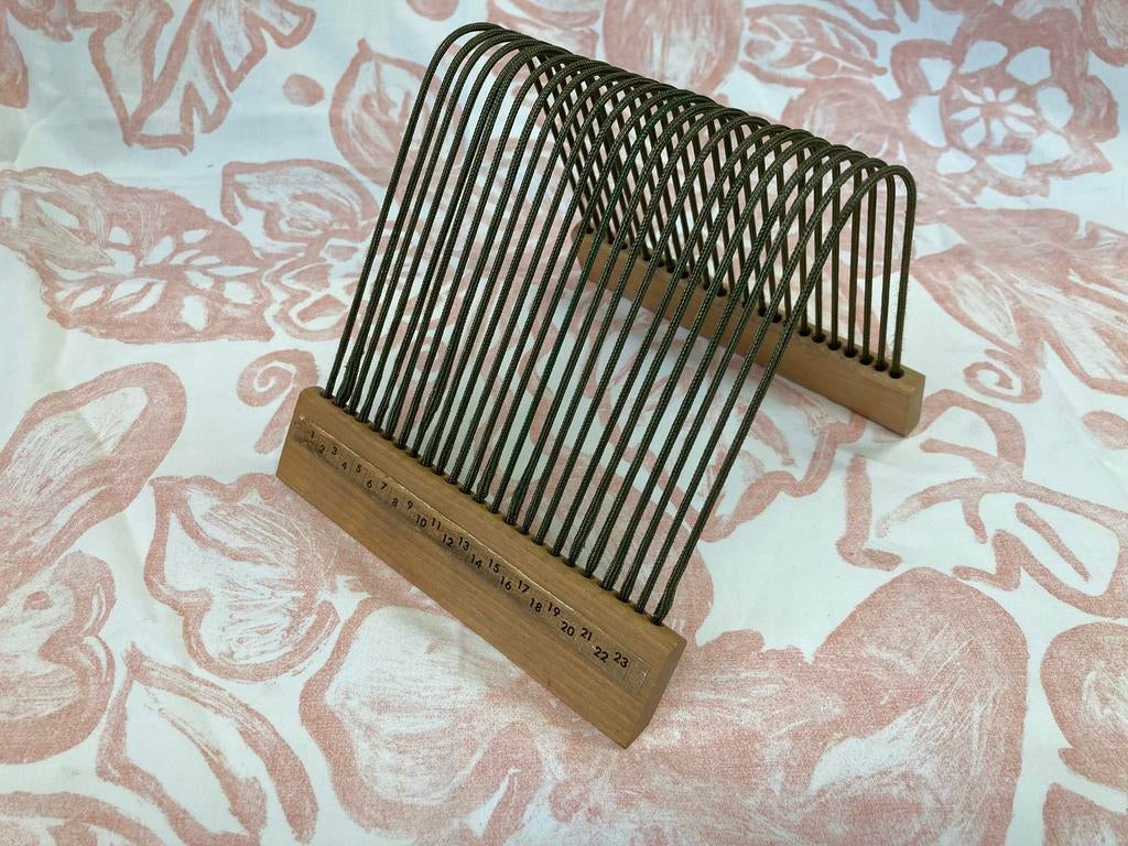 Vintage platenrek voor 23 grammofoon plaatjes, Ophalen of Verzenden, Gebruikt, Natuurlijk materiaal, Vintage