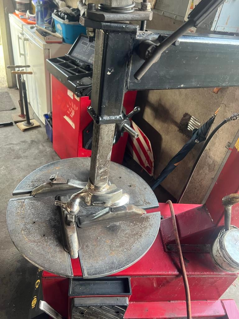 Banden demonteer- en balanceerapparaat - In goede staat, Auto-onderdelen, Banden en Velgen, Ophalen, Gebruikt, Zomerbanden, Band(en)