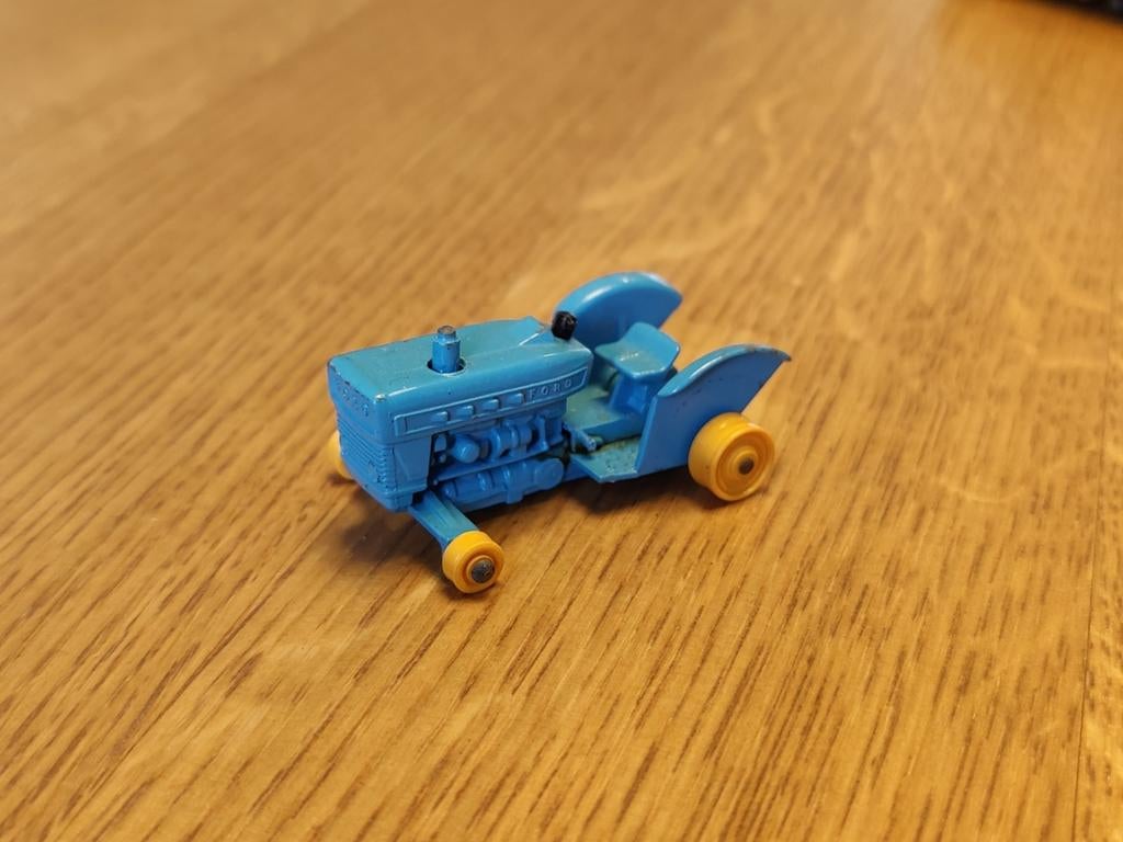 Matchbox Ford Tractor  BLAUW, Ophalen of Verzenden, Zo goed als nieuw, Auto