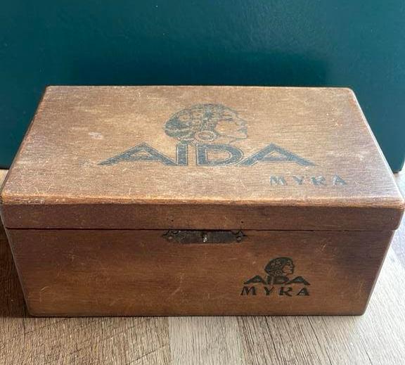 Vintage houten sigaren kistje Aida “Myra” 1920-1950, Verzamelen, Rookartikelen, Aanstekers en Luciferdoosjes, Ophalen of Verzenden