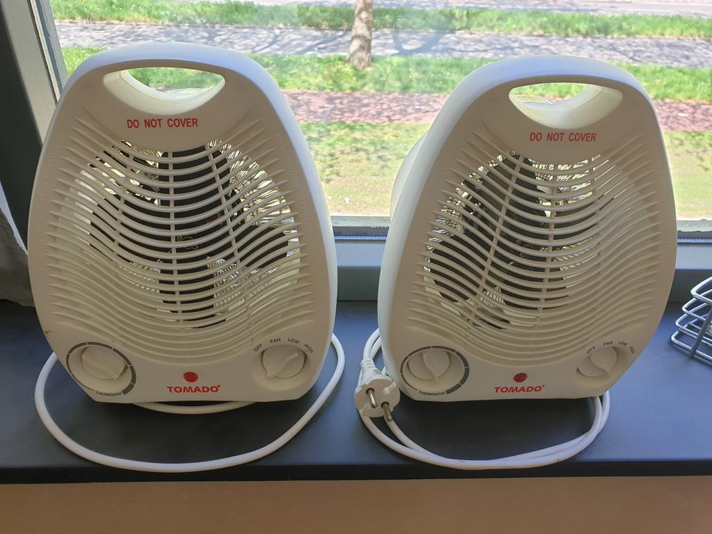 2 Tomado kachels/verwarming 2000W - 5 euro per stuk, Ophalen, Minder dan 60 cm, Kachel, 30 tot 80 cm
