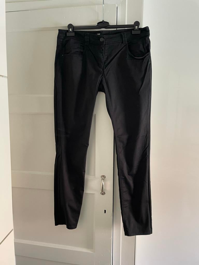 Zwarte H&M pantalon  - Maat 44, Zwart, Maat 42/44 (L), Ophalen of Verzenden, Zo goed als nieuw