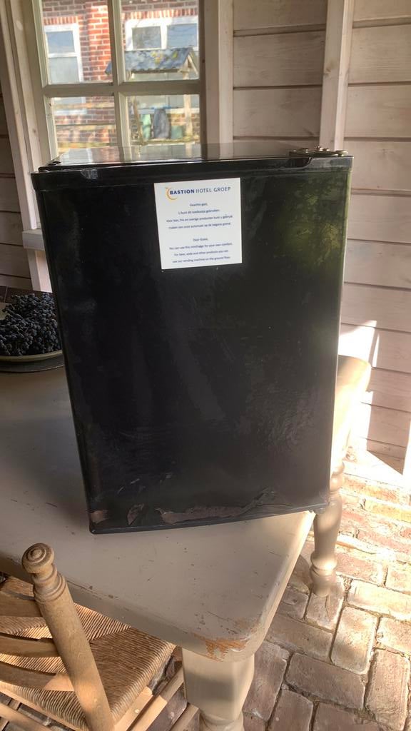 Te koop, mini koelkast, Ophalen, Minder dan 75 liter, Zonder vriesvak, Gebruikt