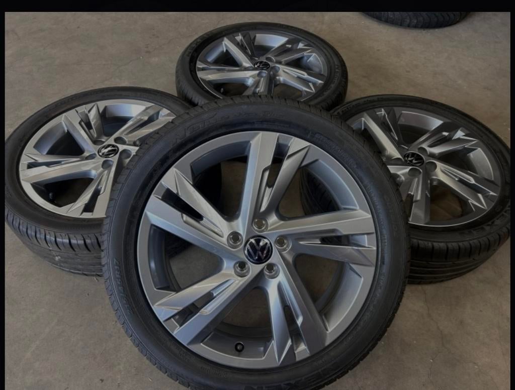 Nette 17" Orig Volkswagen Taigo T-Cross Velgen+GOEDE Banden, Auto-onderdelen, Banden en Velgen, Volkswagen, Gebruikt, Velg(en)