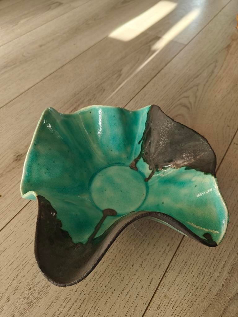 Unieke handgemaakte keramische schaal, turquoise/zwart, Antiek en Kunst, Ophalen of Verzenden