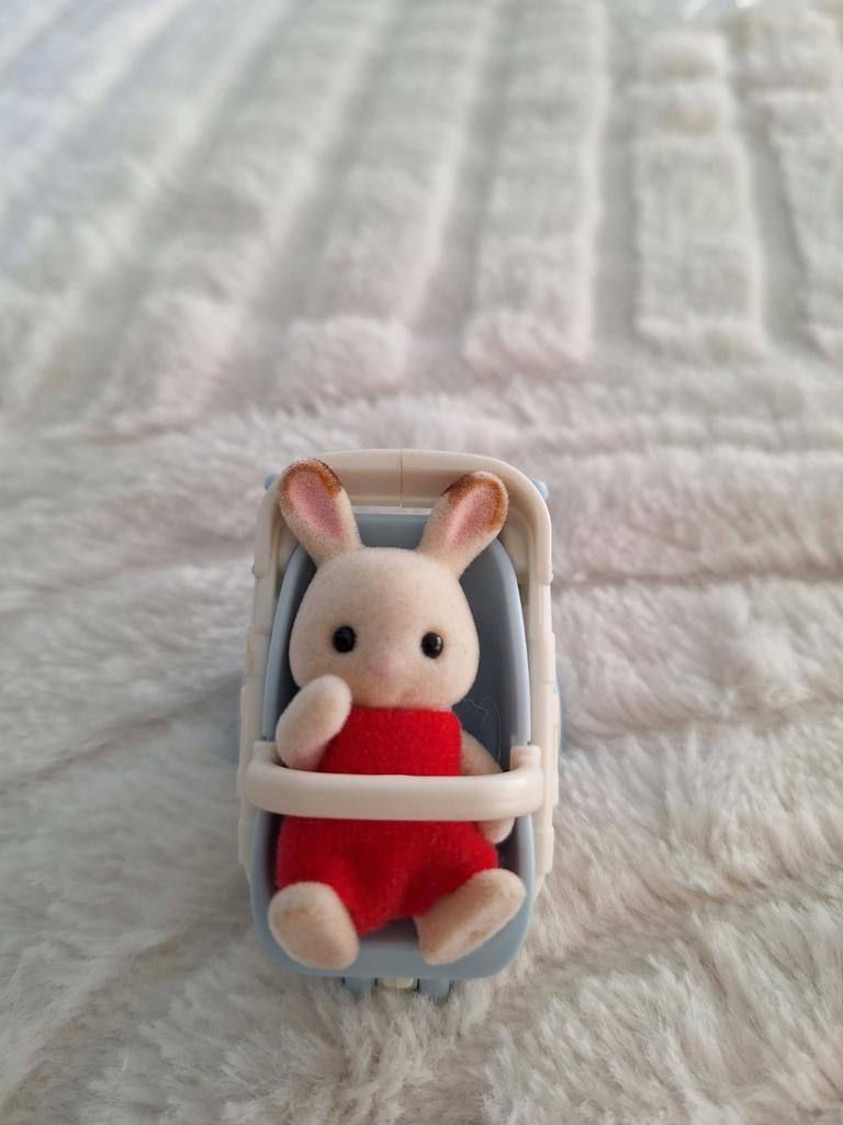 Kinderwagen met poppetje sylvanian families, Verzamelen, Ophalen of Verzenden, Zo goed als nieuw