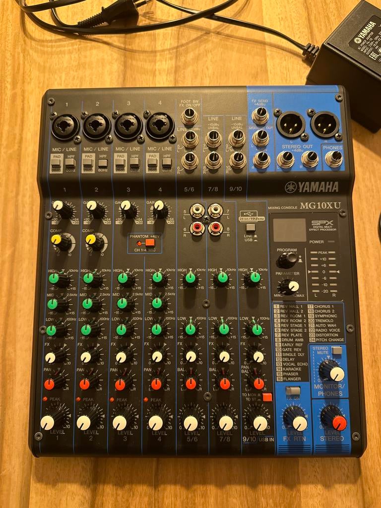 Yamaha MG10XU Live Mixer - Compacte Mengtafel met USB, Muziek en Instrumenten, Mengpanelen, Ophalen of Verzenden, Zo goed als nieuw