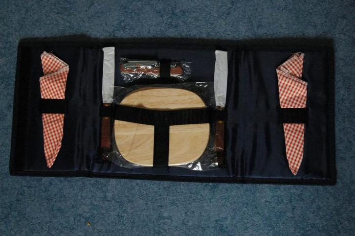 PICKNICKSET VOOR 2 PERSONEN ==NIEUW==IN HANDIG ETUI, Hobby en Vrije tijd, Picknickmanden, Nieuw, Ophalen