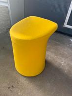 Artifort lilla poef geel, Ophalen of Verzenden, Zo goed als nieuw, Rond, Minder dan 50 cm