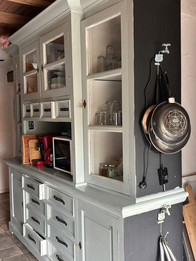 Buffetkast - Ruime opbergkast met glazen deuren, Gebruikt, 200 cm of meer, 150 tot 200 cm, Ophalen of Verzenden