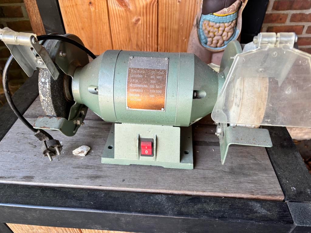 Slijp machine, Ophalen, Zo goed als nieuw, Minder dan 700 watt, Werkbankslijpmachine