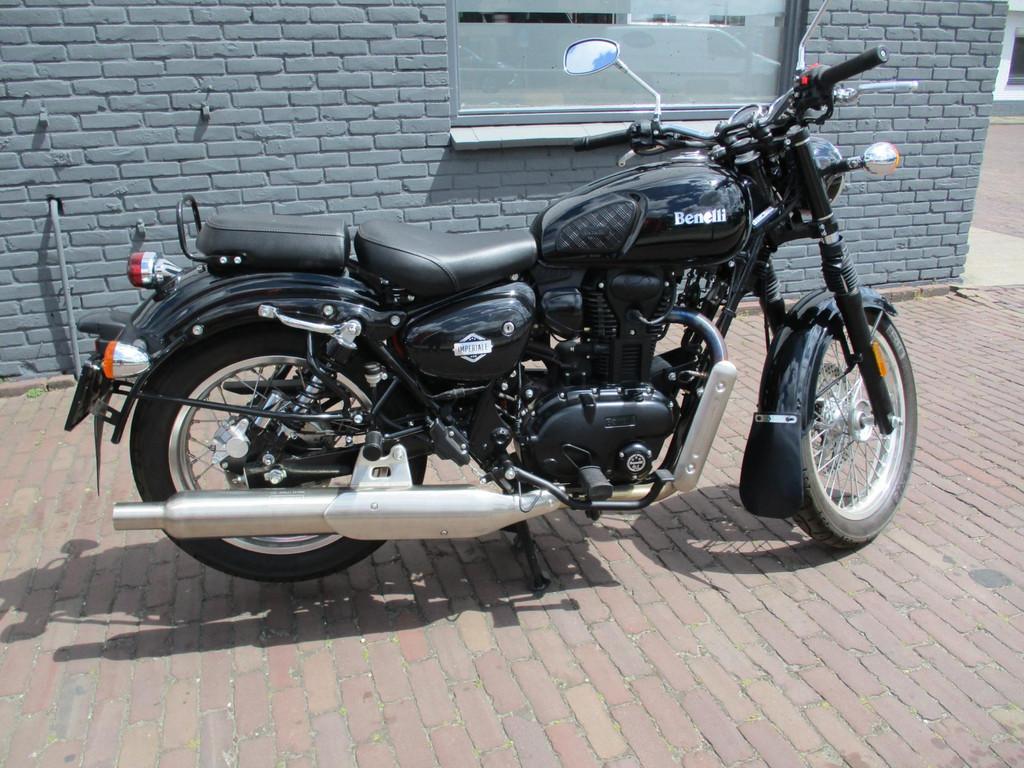 Benelli Tour Imperiale 400, Motoren, Info@tingaauto.nl, 374 cc, Lutjebroek
1111aa  Kaatsheuvel, Toermotor