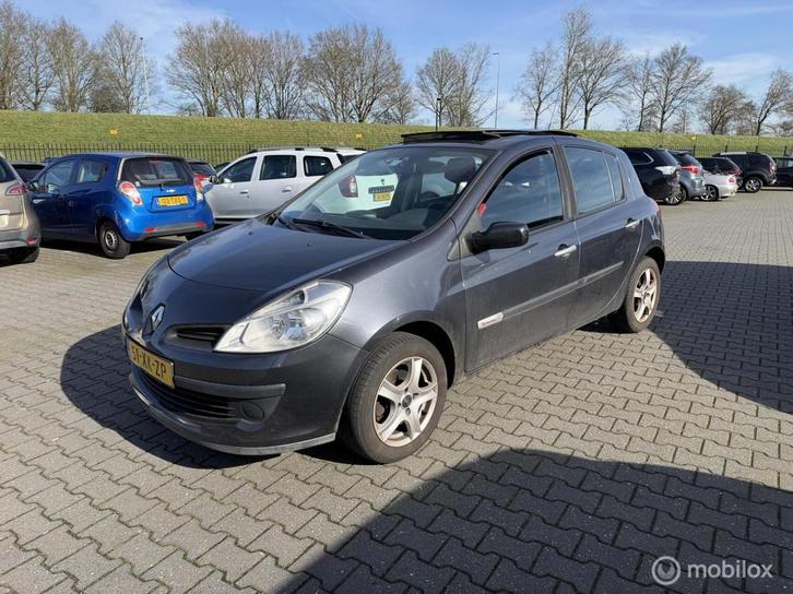 Renault Clio 1.6-16V Dynamique, Auto's, Renault, Bedrijf, Te koop, Clio, ABS, Airbags, Airconditioning, Alarm, Boordcomputer, Centrale vergrendeling