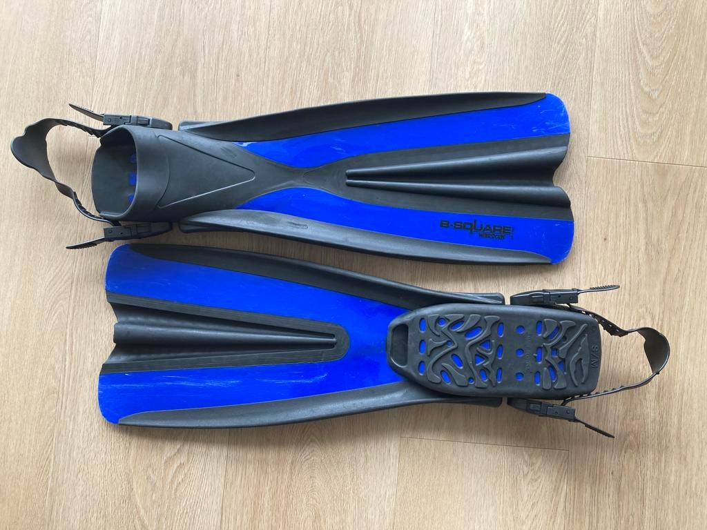 Duikvinnen Maat S/M, in goede staat., Watersport en Boten, Ophalen of Verzenden, Zo goed als nieuw, Zwem- of Duikvliezen