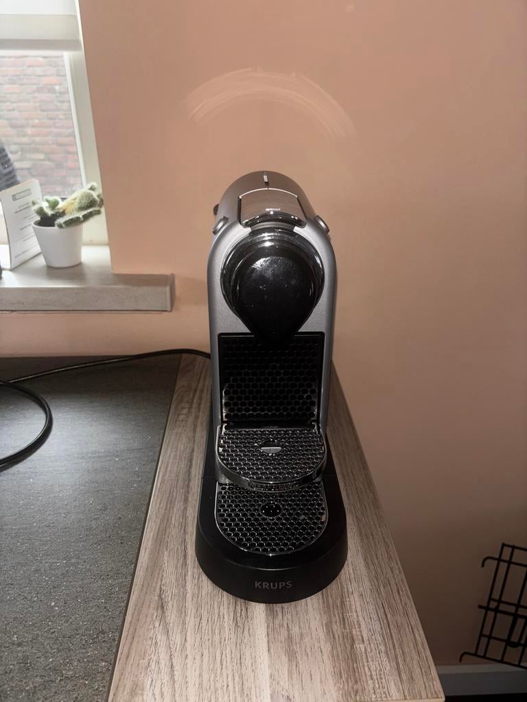Nespresso krups Citiz koffie apparaat, Ophalen, Koffiemachine, Zo goed als nieuw, Koffiepads en cups