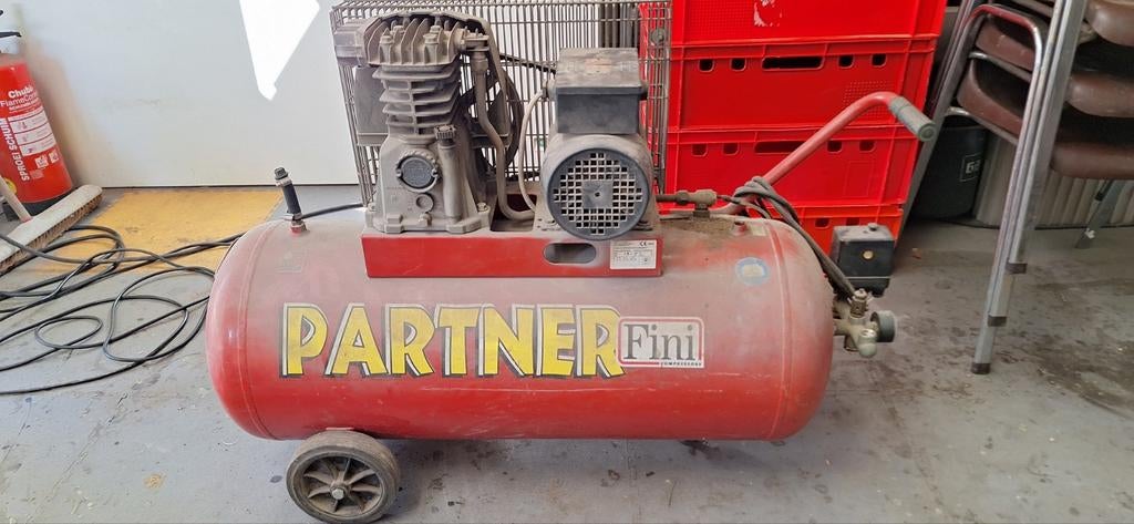 230v compressor., Doe-het-zelf en Verbouw, Compressors, 100 liter of meer, Ophalen of Verzenden, Minder dan 200 liter/min