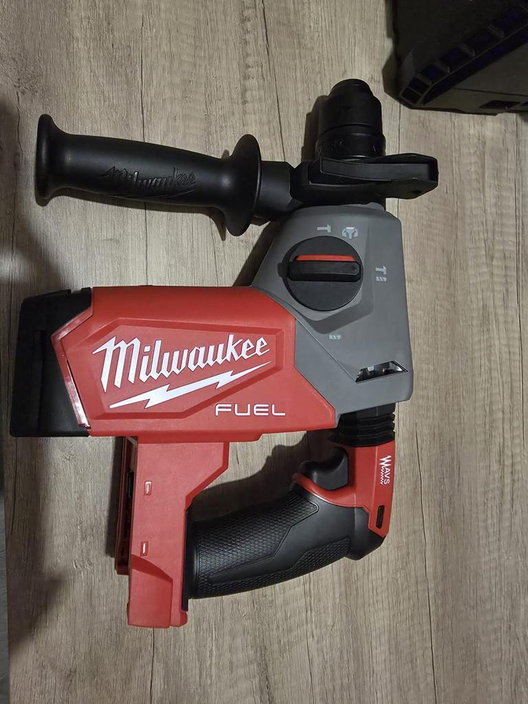 Milwaukee M18 FUEL Boorhamer - Zo goed als nieuw, 600 watt of meer, Boor- en/of Breekhamer, Ophalen of Verzenden, Zo goed als nieuw
