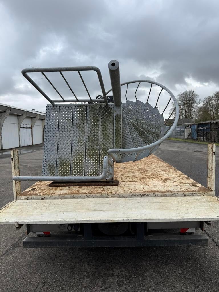 Stalen trap verzinkt wenteltrap nood buiten brand vlucht, Doe-het-zelf en Verbouw, Ophalen, Trap, Zo goed als nieuw, Staal