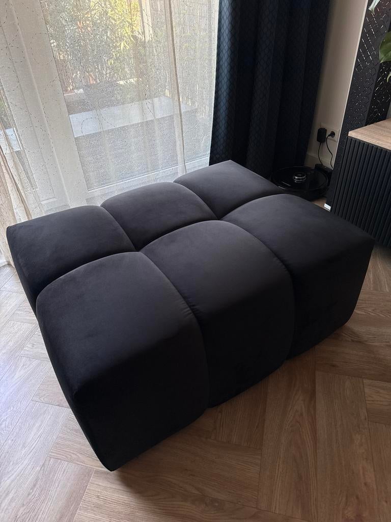 Zwarte suède hocker - 80x100x42 cm - Zo goed als nieuw, Ophalen, Zo goed als nieuw, 75 tot 100 cm, Stof