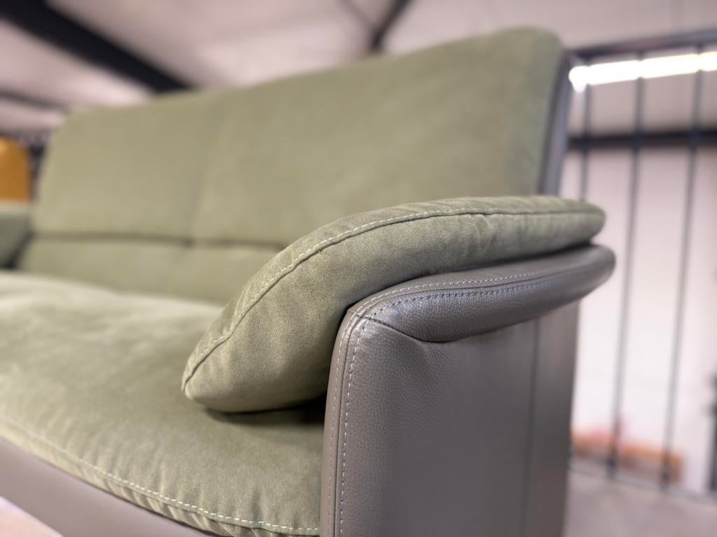 Nieuw Leolux Catalpa Bank 2,5 Zits Groen Alcantara, Evidence, Rechte bank, Nieuw, Tweepersoons