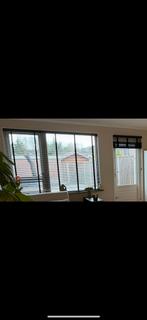 Zwarte jaloezieën, Huis en Inrichting, Stoffering | Gordijnen en Lamellen, Ophalen, Zo goed als nieuw, 200 cm of meer, 100 tot 150 cm