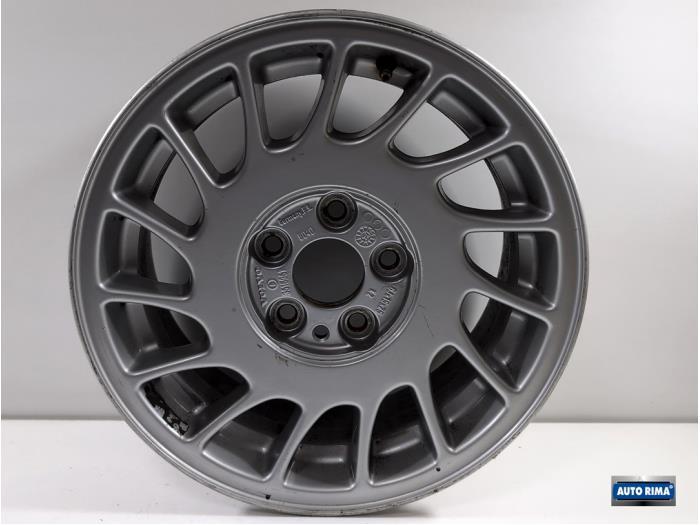 Velg van een Volvo 9-Serie, Auto-onderdelen, Banden en Velgen, Gebruikt, Velg(en), -, -