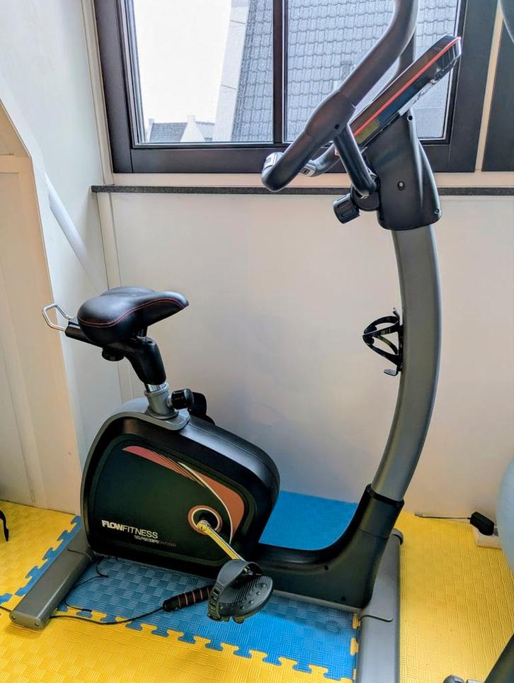 Flow Fitness Turner DHT2500 Hometrainer - Zo Goed Als Nieuw, Sport en Fitness, Fitnessapparatuur, Zo goed als nieuw, Hometrainer