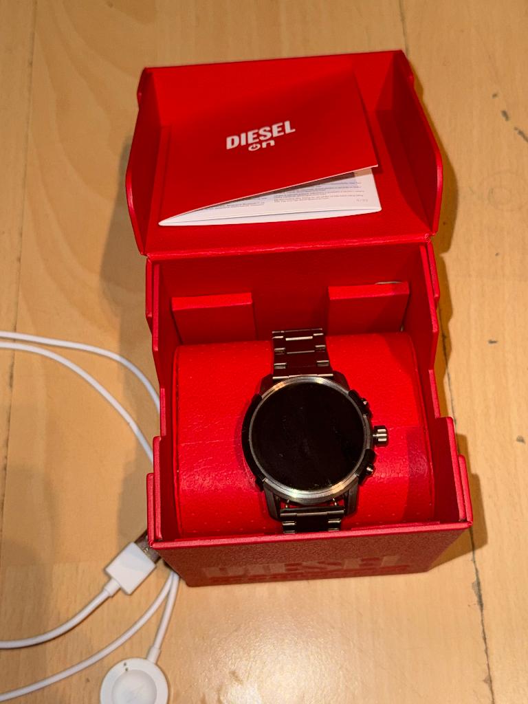 Diesel On Touchscreen Smartwatch, Ophalen of Verzenden, Zo goed als nieuw, Waterdicht, Diesel