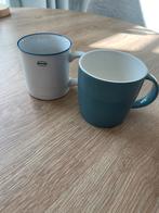 Set van 2 mokken - Wit en Blauw, Gebruikt, Keramiek, Ophalen of Verzenden, Effen