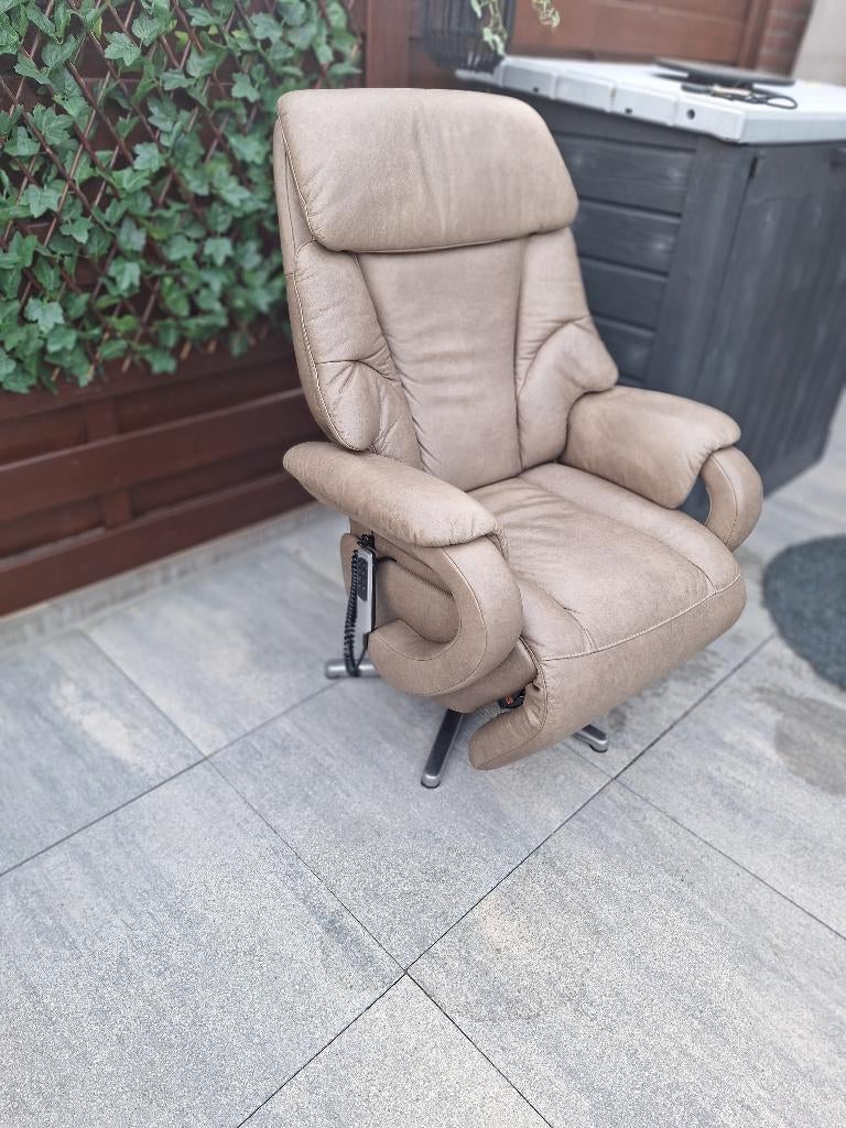 fauleus sta-op-stoel, Huis en Inrichting, Fauteuils, Nieuw, Ophalen of Verzenden, 50 tot 75 cm, Leer